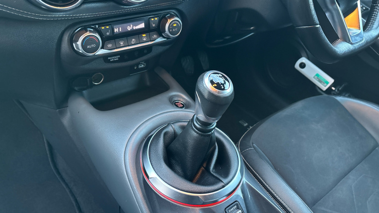 Nissan Juke 1.0 DiG-T Tekna 5dr Petrol Hatchback